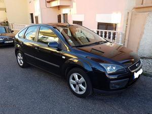 Ford Focus 1.6Tdci 90cv -5p Maio/05 - à venda - Ligeiros