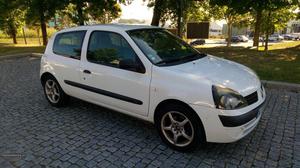 Renault Clio 1.5 DCI Junho/01 - à venda - Comerciais / Van,