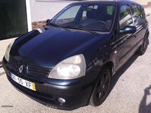 Renault Clio V Março/04 - à venda - Ligeiros