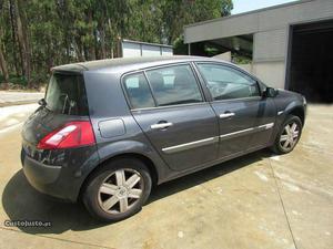 Renault Mégane var bmse Setembro/05 - à venda - Ligeiros