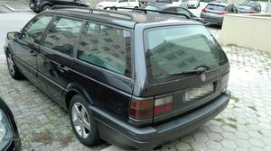 VW Passat Carrinha 1.6td troco por comercial Março/92 - à