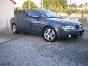 Audi A4 1.9 TDI 130CV Abril/01 - à venda - Ligeiros