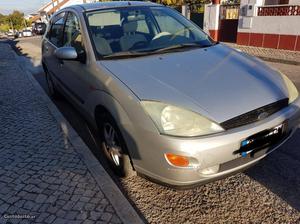 Ford Focus 1.6 Março/01 - à venda - Ligeiros Passageiros,