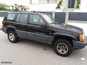 Jeep Grand Cherokee laredo 2.5 td Dezembro/98 - à venda -