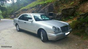 Mercedes-Benz E 220 Classic Fevereiro/97 - à venda -