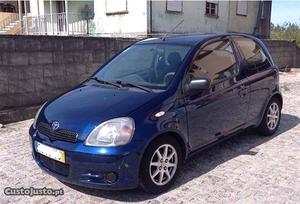 Toyota Yaris 1.4 D-4D Sol Dezembro/02 - à venda - Ligeiros