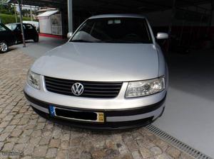 VW Passat 1.9 tdi conforteline Agosto/99 - à venda -