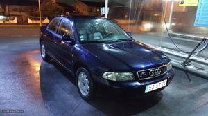 Audi A4 1.6 B5 Sedan Março/96 - à venda - Ligeiros