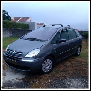 Citroën Picasso 1.4 Abril/04 - à venda - Ligeiros