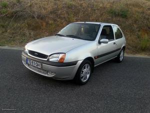 Ford Fiesta km Outubro/00 - à venda - Ligeiros