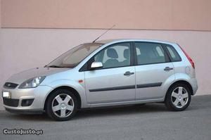 Ford Fiesta  portas Janeiro/06 - à venda - Ligeiros