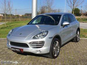 Porsche Cayenne  KM Junho/10 - à venda - Monovolume /