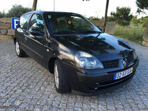 Renault Clio 1.5 dci 5lug  Julho/01 - à venda -