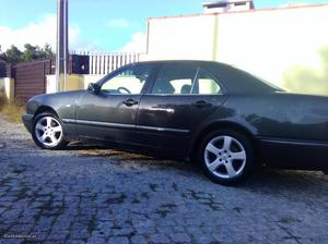 Mercedes-Benz E 220 D classic f/extras Abril/96 - à venda -