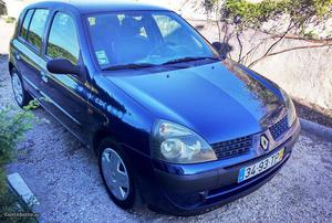 Renault Clio 1.5 dCi 5 lugares Maio/02 - à venda - Ligeiros