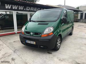 Renault Trafic 100 Maio/03 - à venda - Comerciais / Van,