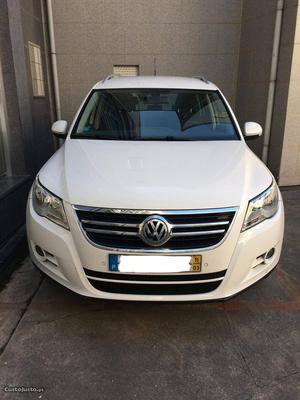 VW Tiguan Bluemotion TDI Março/11 - à venda - Monovolume /