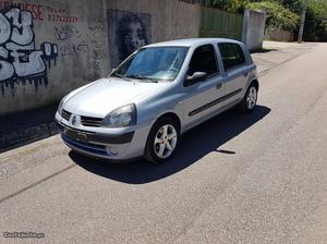 Renault Clio 1. 2// gpl Julho/04 - à venda - Ligeiros