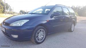 Ford Focus 1.4 C/AC Julho/02 - à venda - Ligeiros