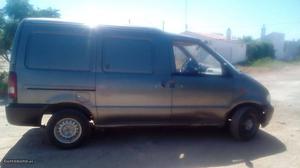 Nissan Vanette Cargo Dezembro/00 - à venda - Ligeiros