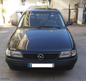 Opel Astra 1.4 Janeiro/96 - à venda - Ligeiros Passageiros,