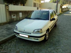 Renault Clio 1.2 RT Setembro/96 - à venda - Ligeiros