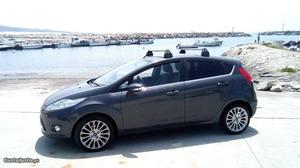 Ford Fiesta Titanium Fevereiro/12 - à venda - Ligeiros
