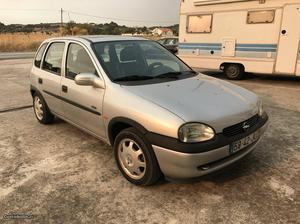 Opel Corsa 1.4i 16v Março/98 - à venda - Ligeiros