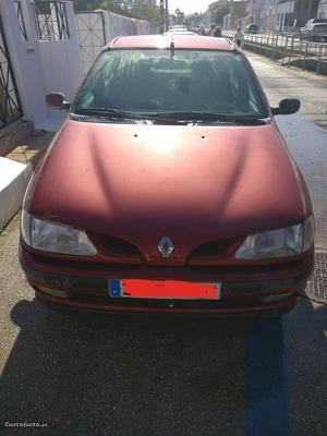 Renault Mégane 5 portas Julho/96 - à venda - Ligeiros