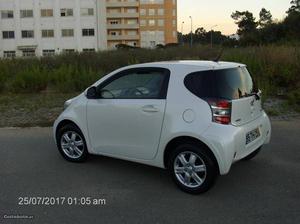 Toyota iQ Toyota IQ 1.0 Vvt-I Junho/09 - à venda - Ligeiros