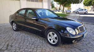 Mercedes-Benz E 270 CDI Avantgard  Maio/02 - à venda -