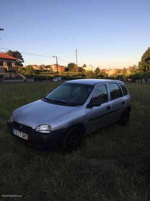 Opel Corsa Silva Outubro/00 - à venda - Ligeiros