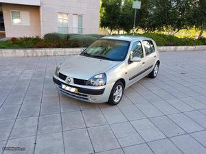 Renault Clio V Expression Abril/01 - à venda -
