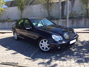 Mercedes-Benz C 220 CDI Nacional Março/04 - à venda -