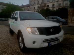 Nissan Navara 2.5 DCI 4X4 5-LUG. 6-VELOCIDADES