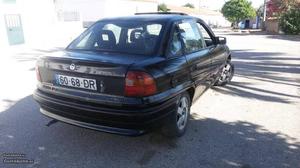 Opel Astra 1.7td motor isuzu Maio/95 - à venda - Ligeiros