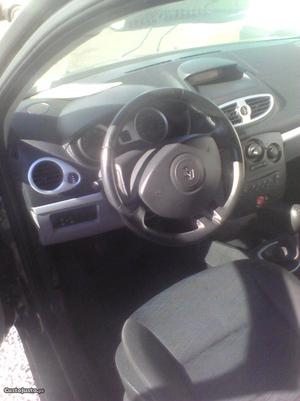 Renault Clio  Outubro/05 - à venda - Ligeiros