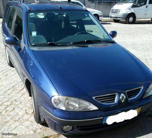 Renault Mégane Break sw Maio/02 - à venda - Ligeiros