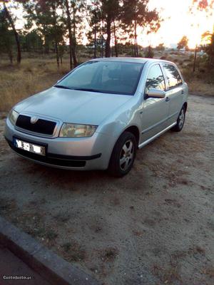 Skoda Fabia comfort Junho/02 - à venda - Ligeiros