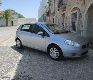 Fiat Grande Punto cv multijet Junho/07 - à venda -