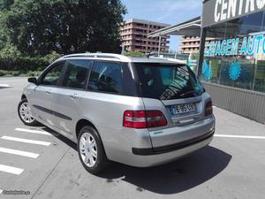 Fiat Stilo  V Multiwagon Maio/03 - à venda - Ligeiros