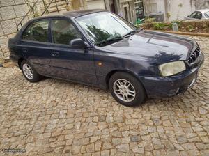 Hyundai Accent GLS Junho/01 - à venda - Ligeiros