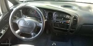 Hyundai H-1 2.5 Tdi 6 lugares Agosto/01 - à venda -