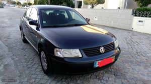VW Passat carro Maio/98 - à venda - Ligeiros Passageiros,