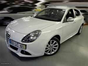 Alfa Romeo Giulietta 1.6 JTDm Distinctive Dezembro/10 - à