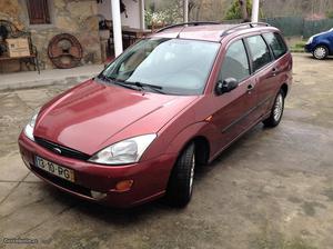 Ford Focus TDDI aceito troca Março/00 - à venda - Ligeiros