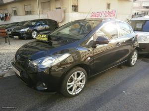 Mazda 2 1.3i MZR -  Km Dezembro/10 - à venda -