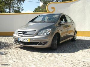 Mercedes-Benz B 180 CDI Maio/06 - à venda - Ligeiros