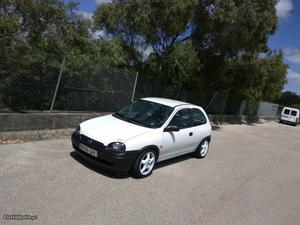 Opel Corsa B 1.7td Outubro/00 - à venda - Ligeiros