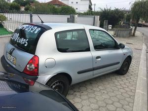 Renault Clio comercial diesel Agosto/02 - à venda -